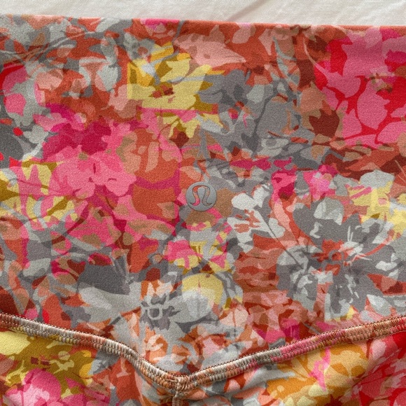 Lululemon floral leggings - Picture 3 of 3